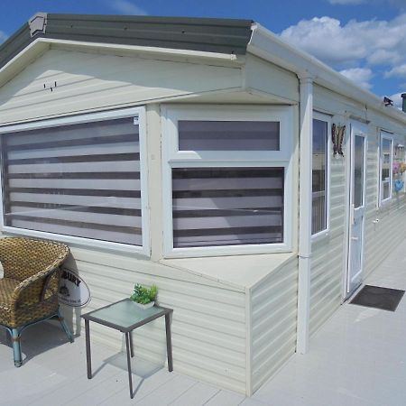 Waterside: Waterside Salisbury:- 6 Berth Large Wrap Around Veranda 英戈尔德梅尔斯 外观 照片