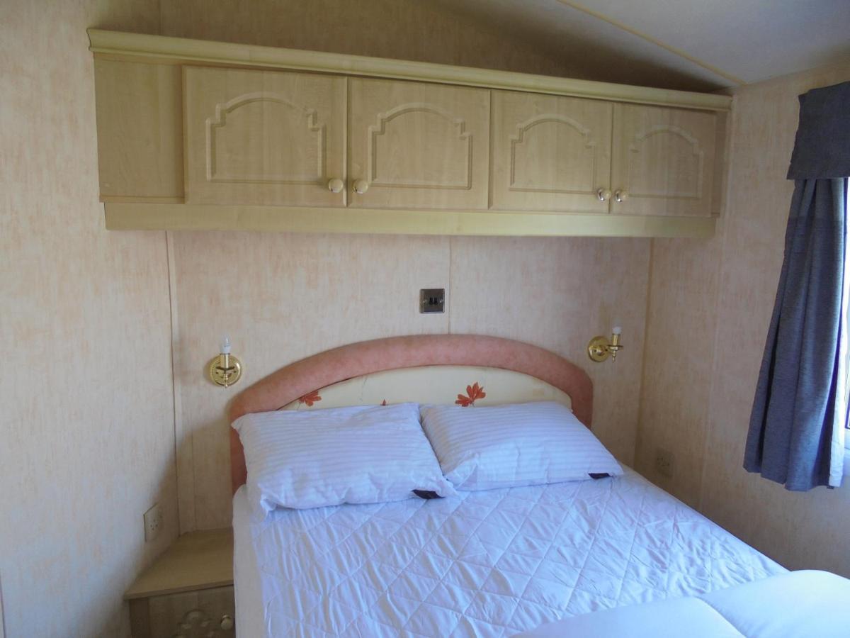 Waterside: Waterside Salisbury:- 6 Berth Large Wrap Around Veranda 英戈尔德梅尔斯 外观 照片