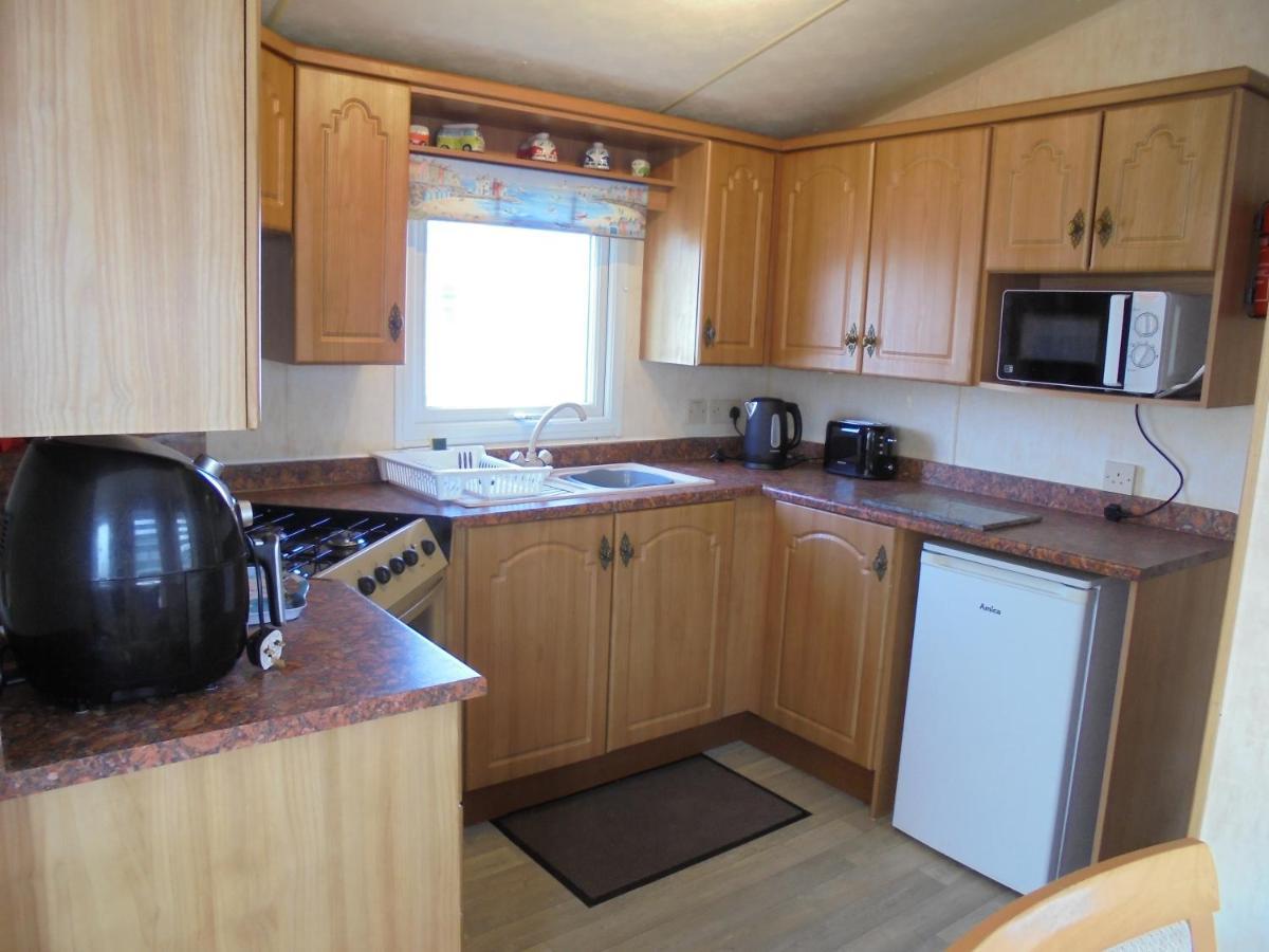 Waterside: Waterside Salisbury:- 6 Berth Large Wrap Around Veranda 英戈尔德梅尔斯 外观 照片