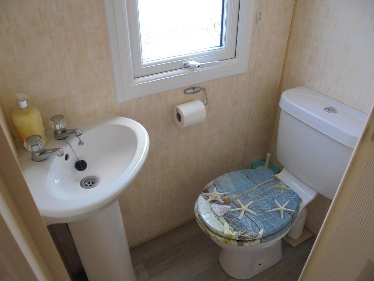 Waterside: Waterside Salisbury:- 6 Berth Large Wrap Around Veranda 英戈尔德梅尔斯 外观 照片