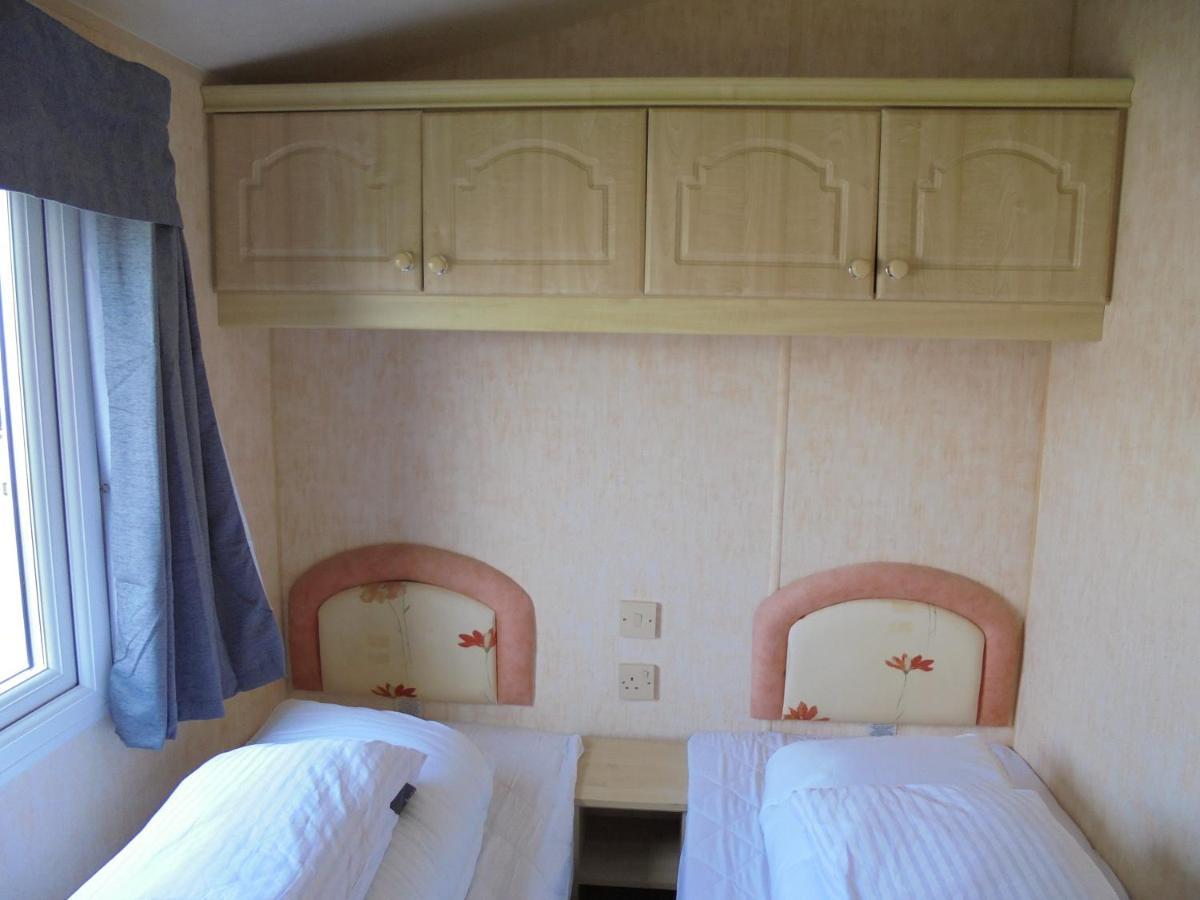 Waterside: Waterside Salisbury:- 6 Berth Large Wrap Around Veranda 英戈尔德梅尔斯 外观 照片