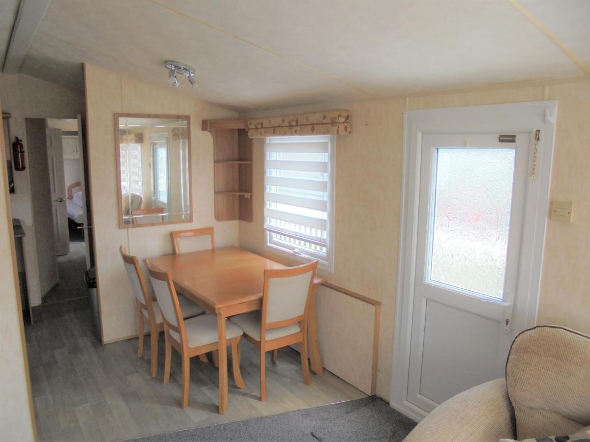 Waterside: Waterside Salisbury:- 6 Berth Large Wrap Around Veranda 英戈尔德梅尔斯 外观 照片