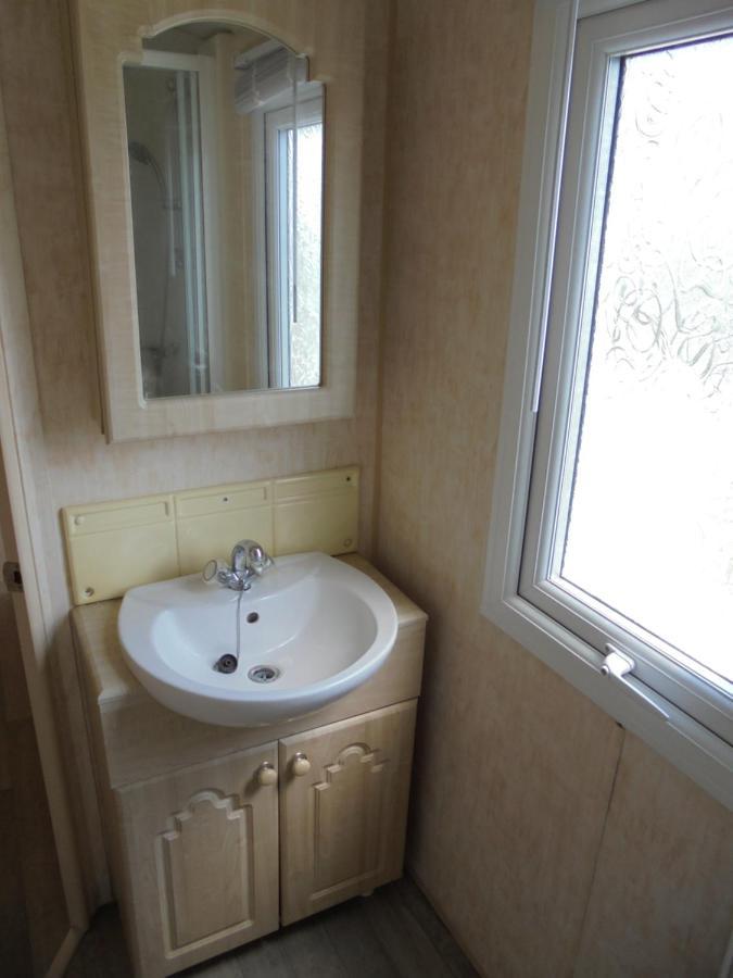 Waterside: Waterside Salisbury:- 6 Berth Large Wrap Around Veranda 英戈尔德梅尔斯 外观 照片