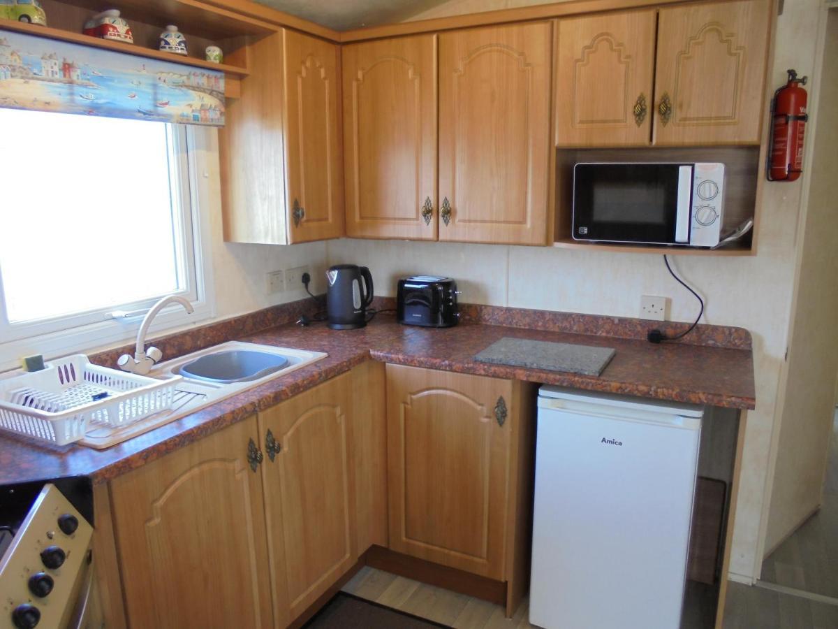 Waterside: Waterside Salisbury:- 6 Berth Large Wrap Around Veranda 英戈尔德梅尔斯 外观 照片